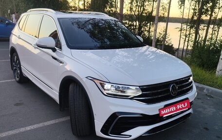Volkswagen Tiguan II, 2022 год, 3 690 000 рублей, 3 фотография
