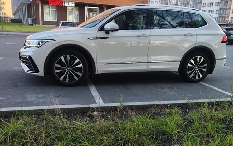 Volkswagen Tiguan II, 2022 год, 3 690 000 рублей, 8 фотография