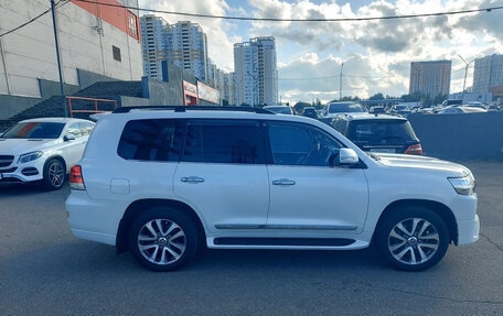 Toyota Land Cruiser 200, 2017 год, 5 800 000 рублей, 8 фотография