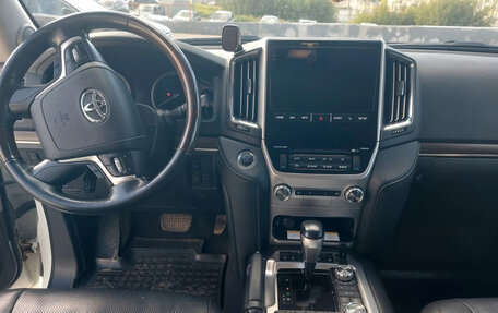 Toyota Land Cruiser 200, 2017 год, 5 800 000 рублей, 16 фотография