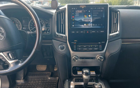 Toyota Land Cruiser 200, 2017 год, 5 800 000 рублей, 18 фотография