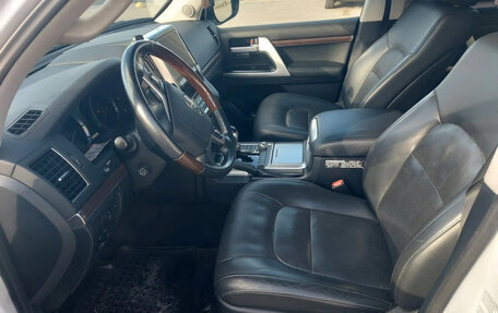 Toyota Land Cruiser 200, 2017 год, 5 800 000 рублей, 13 фотография