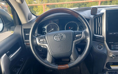 Toyota Land Cruiser 200, 2017 год, 5 800 000 рублей, 26 фотография