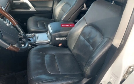 Toyota Land Cruiser 200, 2017 год, 5 800 000 рублей, 17 фотография