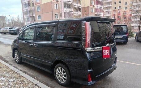 Toyota Noah III, 2019 год, 2 000 050 рублей, 8 фотография