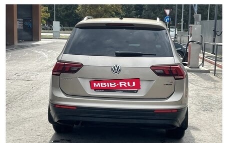 Volkswagen Tiguan II, 2017 год, 1 899 000 рублей, 10 фотография
