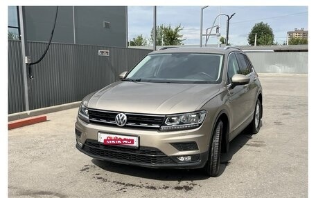 Volkswagen Tiguan II, 2017 год, 1 899 000 рублей, 2 фотография
