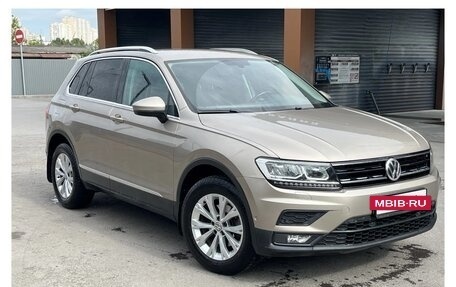 Volkswagen Tiguan II, 2017 год, 1 899 000 рублей, 3 фотография
