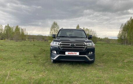 Toyota Land Cruiser 200, 2017 год, 4 750 000 рублей, 3 фотография