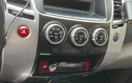 Mitsubishi Pajero Sport II рестайлинг, 2013 год, 1 600 000 рублей, 10 фотография