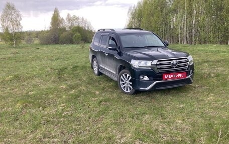 Toyota Land Cruiser 200, 2017 год, 4 750 000 рублей, 4 фотография