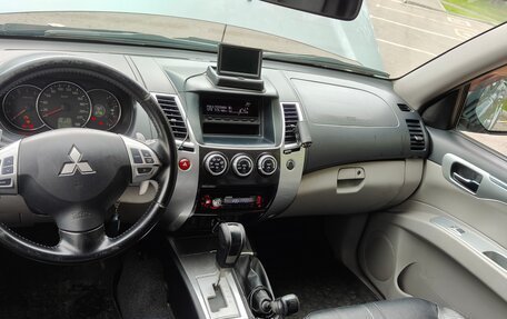 Mitsubishi Pajero Sport II рестайлинг, 2013 год, 1 600 000 рублей, 8 фотография