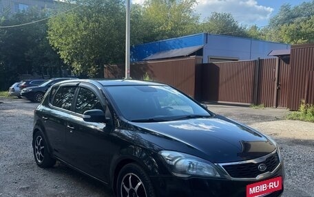 KIA cee'd I рестайлинг, 2011 год, 900 000 рублей, 2 фотография