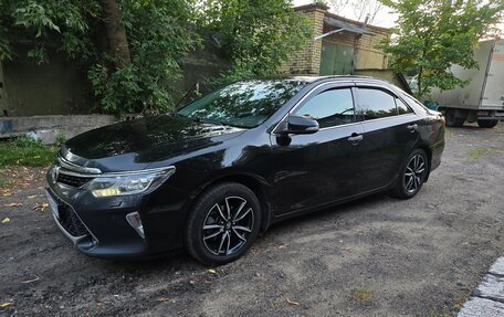 Toyota Camry, 2017 год, 2 370 000 рублей, 2 фотография