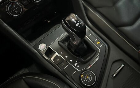 Volkswagen Tiguan II, 2020 год, 3 199 000 рублей, 17 фотография