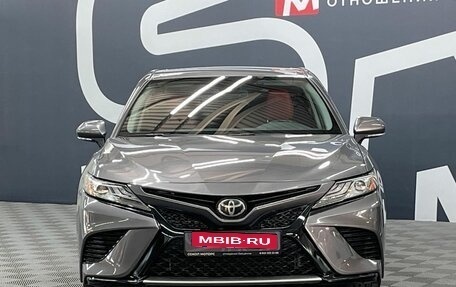 Toyota Camry, 2018 год, 2 449 900 рублей, 2 фотография