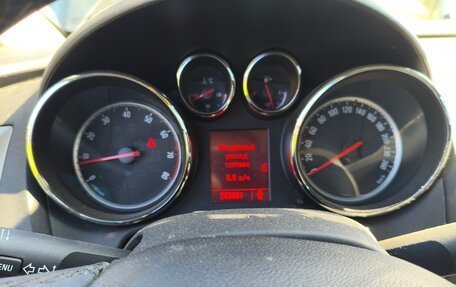 Opel Astra J, 2011 год, 700 000 рублей, 2 фотография