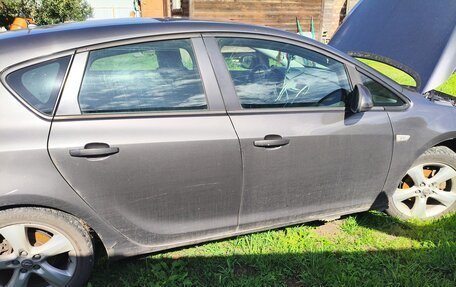 Opel Astra J, 2011 год, 700 000 рублей, 7 фотография