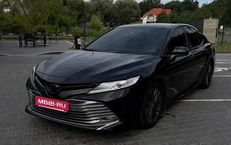Toyota Camry, 2018 год, 2 200 000 рублей, 2 фотография