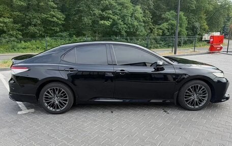Toyota Camry, 2018 год, 2 200 000 рублей, 5 фотография