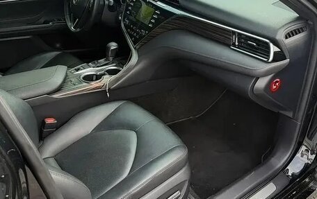 Toyota Camry, 2018 год, 2 200 000 рублей, 8 фотография