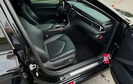 Toyota Camry, 2018 год, 2 200 000 рублей, 9 фотография