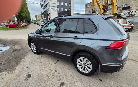 Volkswagen Tiguan II, 2021 год, 2 600 000 рублей, 8 фотография