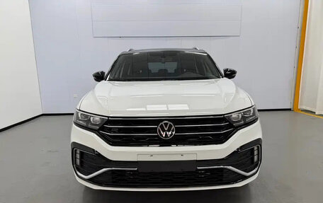 Volkswagen T-Roc I, 2022 год, 1 800 000 рублей, 2 фотография