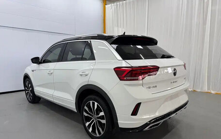 Volkswagen T-Roc I, 2022 год, 1 800 000 рублей, 4 фотография