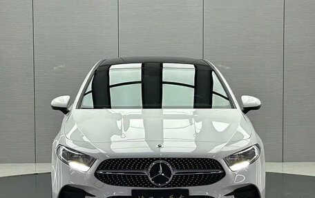 Mercedes-Benz A-Класс, 2023 год, 2 100 000 рублей, 2 фотография