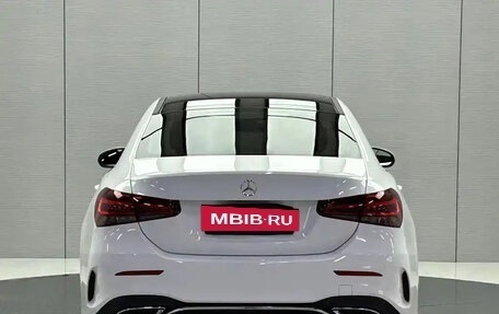 Mercedes-Benz A-Класс, 2023 год, 2 100 000 рублей, 4 фотография