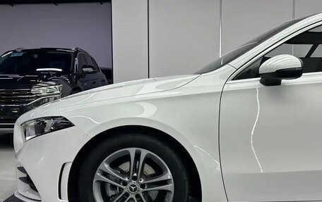 Mercedes-Benz A-Класс, 2023 год, 2 100 000 рублей, 13 фотография