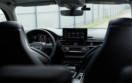 Audi RS 4, 2021 год, 9 000 000 рублей, 12 фотография