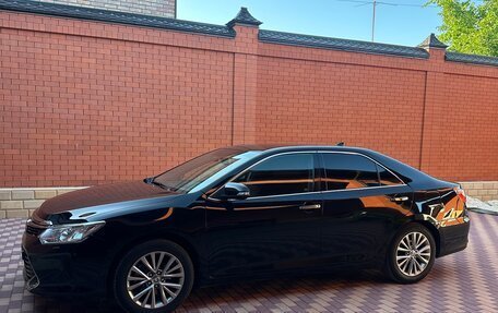 Toyota Camry, 2016 год, 2 250 000 рублей, 2 фотография