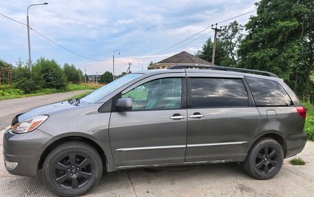 Toyota Sienna II рестайлинг, 2004 год, 1 370 000 рублей, 4 фотография
