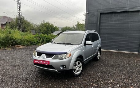 Mitsubishi Outlander III рестайлинг 3, 2008 год, 1 000 049 рублей, 2 фотография