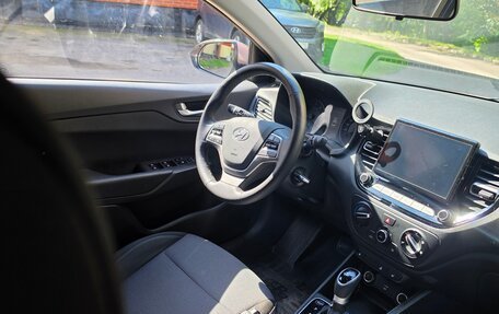 Hyundai Solaris II рестайлинг, 2021 год, 1 450 000 рублей, 8 фотография