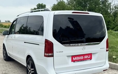 Mercedes-Benz V-Класс, 2014 год, 4 500 000 рублей, 4 фотография
