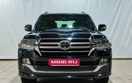 Toyota Land Cruiser 200, 2019 год, 9 300 000 рублей, 2 фотография