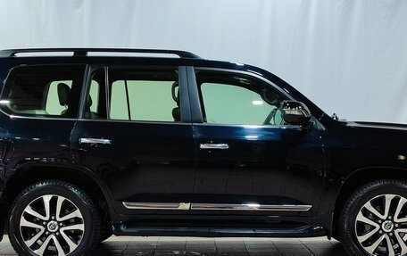 Toyota Land Cruiser 200, 2019 год, 9 300 000 рублей, 4 фотография