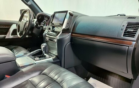 Toyota Land Cruiser 200, 2019 год, 9 300 000 рублей, 14 фотография
