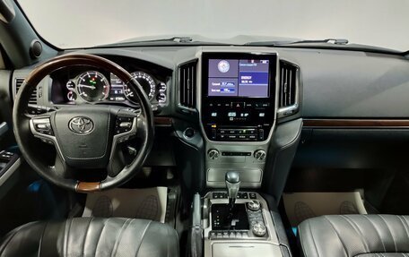 Toyota Land Cruiser 200, 2019 год, 9 300 000 рублей, 15 фотография