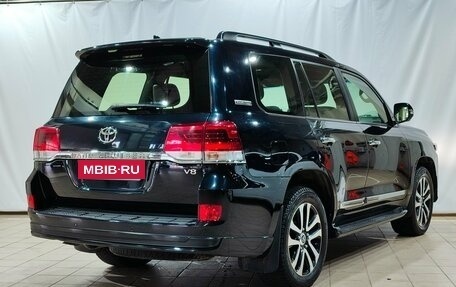 Toyota Land Cruiser 200, 2019 год, 9 300 000 рублей, 5 фотография