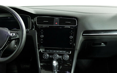 Volkswagen Golf VII, 2018 год, 1 989 000 рублей, 14 фотография