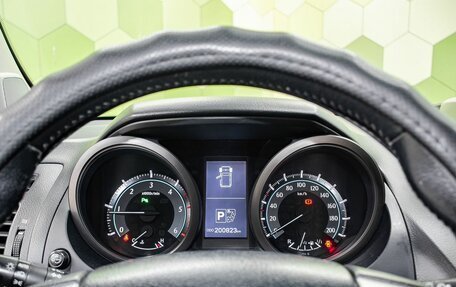 Toyota Land Cruiser Prado 150 рестайлинг 2, 2012 год, 3 049 000 рублей, 17 фотография