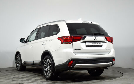 Mitsubishi Outlander III рестайлинг 3, 2018 год, 1 890 000 рублей, 7 фотография