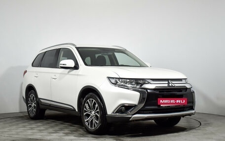 Mitsubishi Outlander III рестайлинг 3, 2018 год, 1 890 000 рублей, 3 фотография