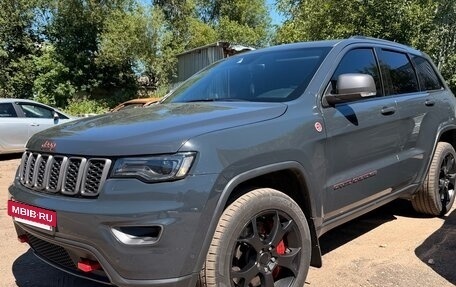 Jeep Grand Cherokee, 2018 год, 4 300 000 рублей, 21 фотография