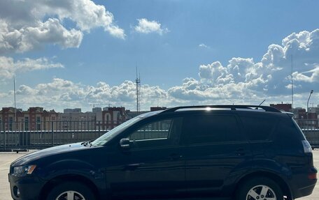Mitsubishi Outlander III рестайлинг 3, 2011 год, 1 390 000 рублей, 2 фотография