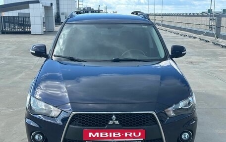 Mitsubishi Outlander III рестайлинг 3, 2011 год, 1 390 000 рублей, 8 фотография